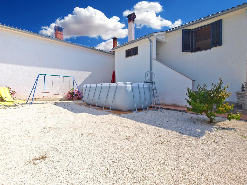 House Sandra 1430 Peresiji Exteriér fotografie