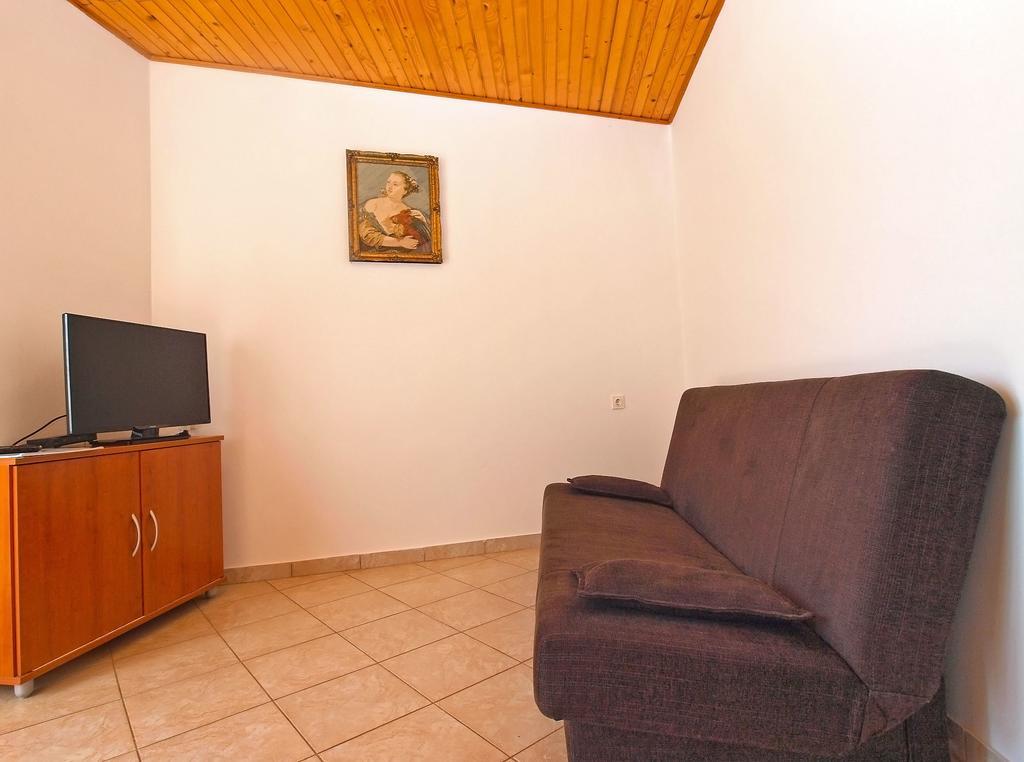 House Sandra 1430 Peresiji Exteriér fotografie