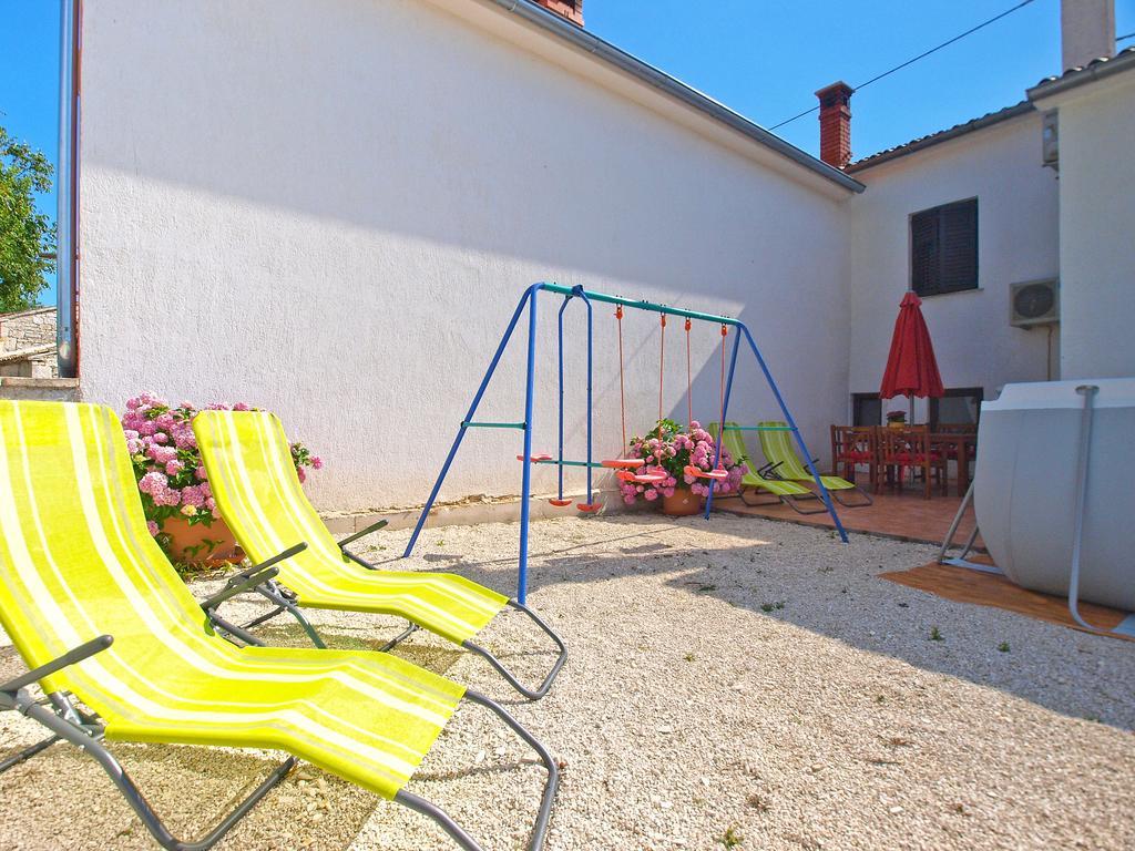 House Sandra 1430 Peresiji Exteriér fotografie