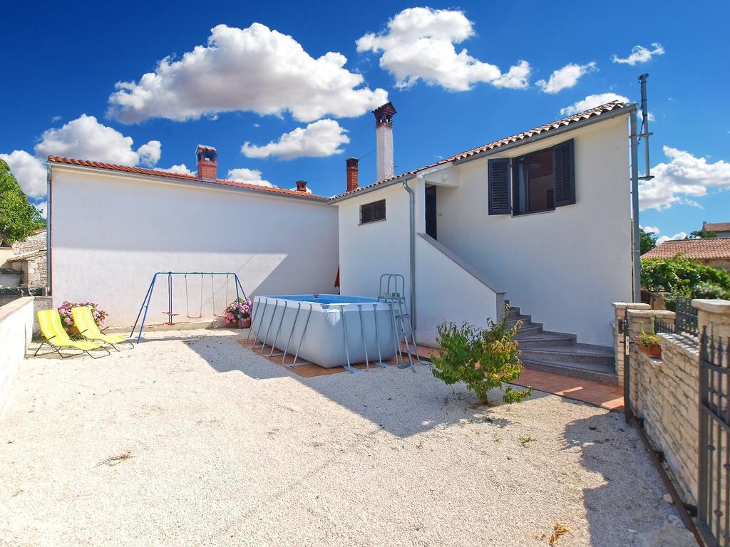 House Sandra 1430 Peresiji Exteriér fotografie