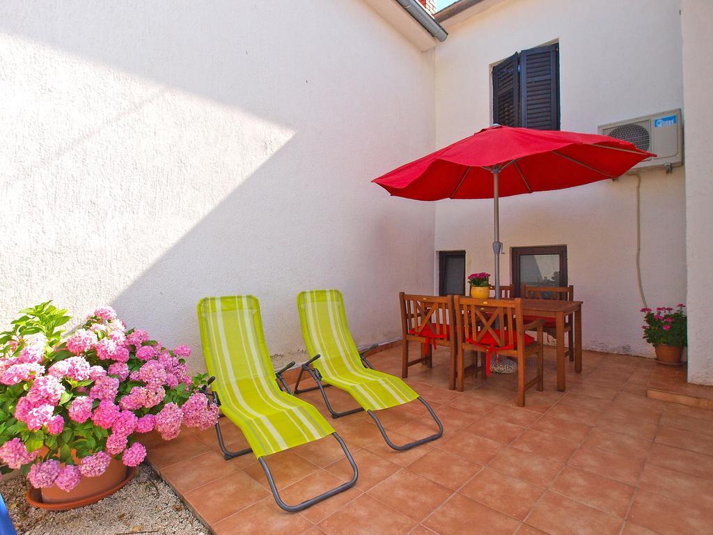 House Sandra 1430 Peresiji Exteriér fotografie