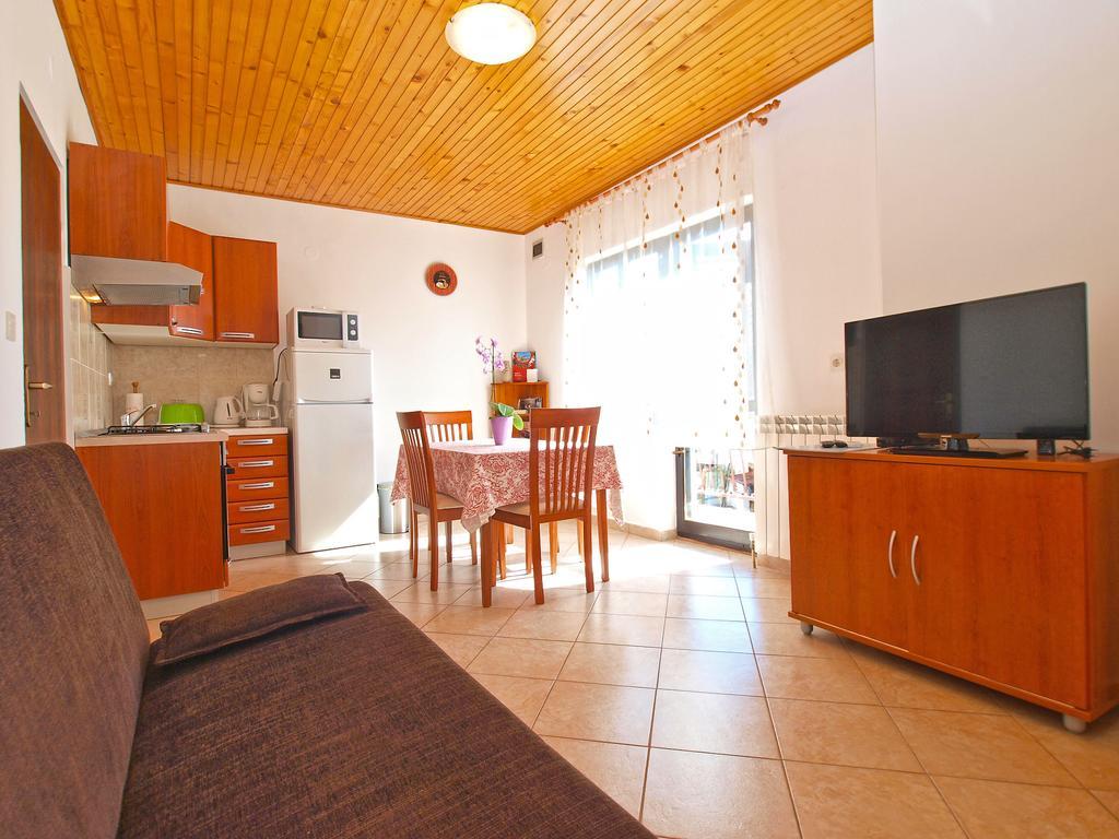 House Sandra 1430 Peresiji Exteriér fotografie